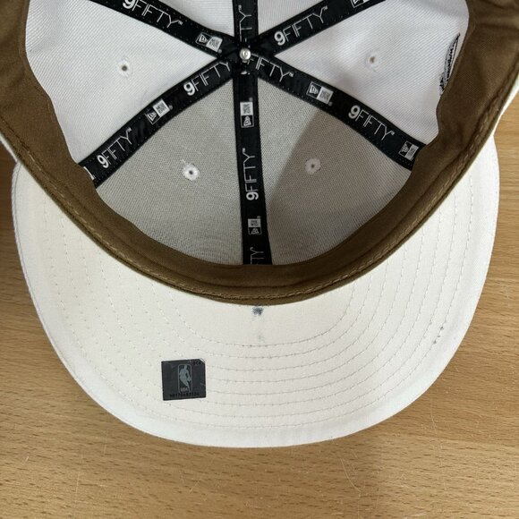 New Era Toronto Raptors 9FIFTY Snapback Hat NORTH White Gold Black - Picture 5 of 6